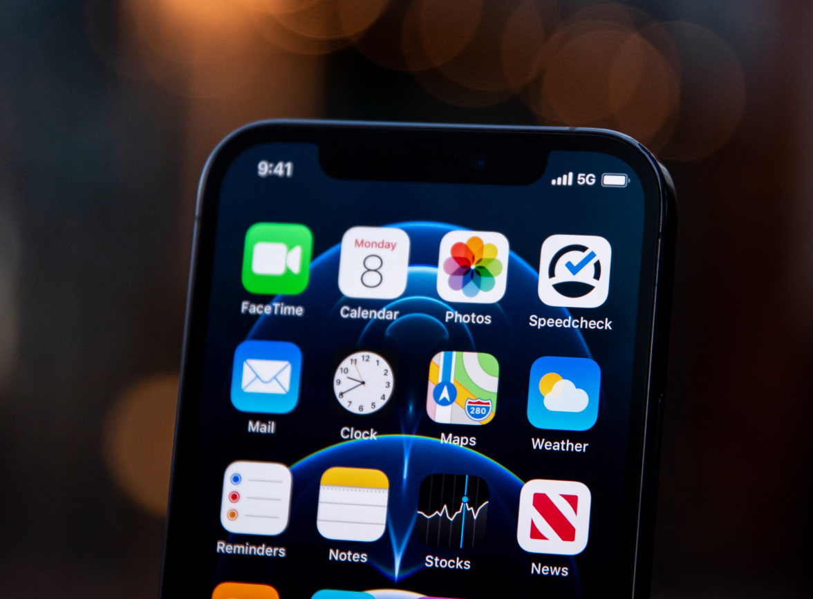 固阳苹果手机维修分享为什么 iPhone 12 在冬季会自动关机 
