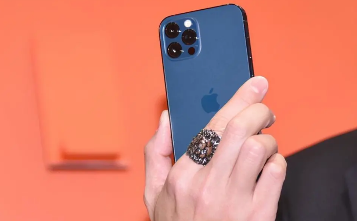 固阳苹果手机维修分享iPhone12系列重启方法教程 